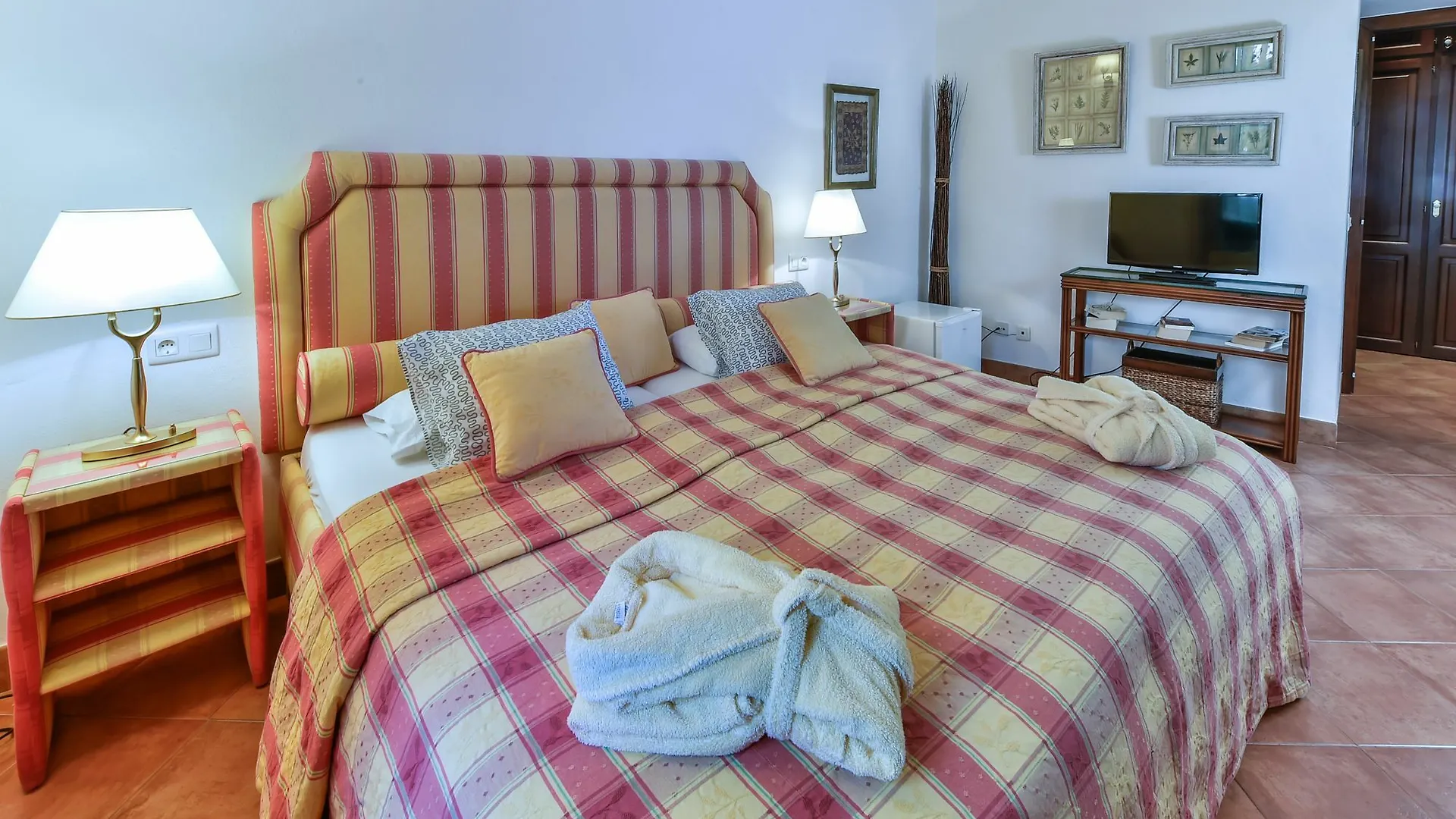 Agroturismo Fincahotel Es Llobets (Adults Only) Llucmajor  Spain